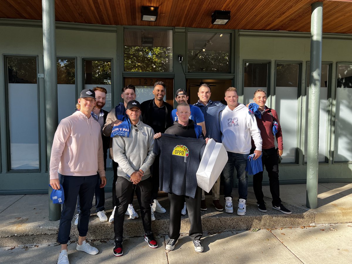 obvious_shirts's tweet photo. The future is bright. Huge thanks to @BrennenDavis__ for this. #FutureCubs https://t.co/z1ziTO918P