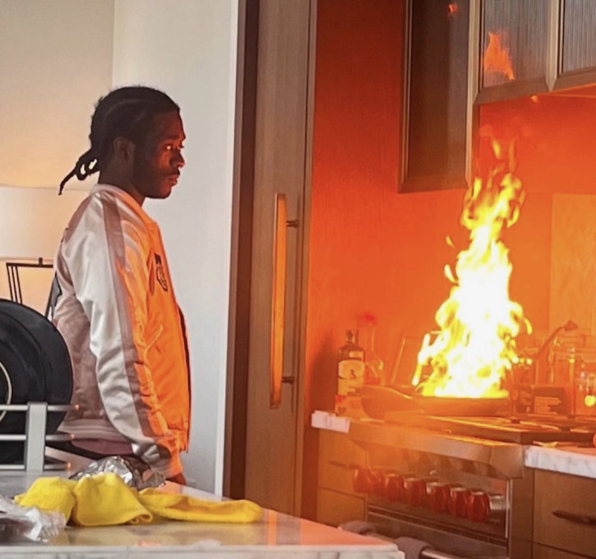 therealugs's tweet photo. Lil Uzi Vert was seen at Playboi Carti’s house https://t.co/7WE0UxuP2Y