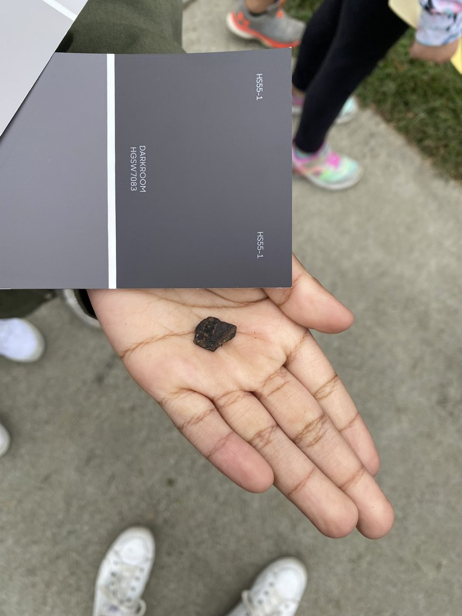 Brinchekscience's tweet photo. It may have only been a 3 day week but we had 12 teachers participate in #TakeAChildOutside week with 29 different adventures! Ss practiced place value w nature items, water painted spelling words, color walks and more! #authenticlearning @EENC_online @NorthCarolinaEE https://t.co/LK07QdQTIE