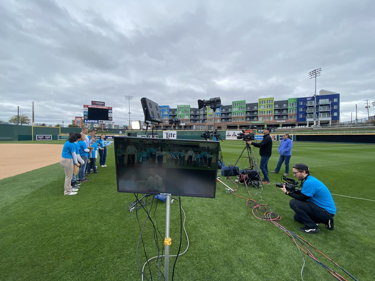 WKAR's tweet photo. Season 9 of #CuriousCrew is underway!Dr Rob and cast had a BALL exploring #BaseballScience ⚾️at #JacksonField home of the @LansingLugnuts It was a TEAM effort with #LCC @LCCStarsAD @Lansing-Stars @SoftballLansing players taking the field in the name of #STEMeducation #StayCurious https://t.co/PkJ8WbFwfs