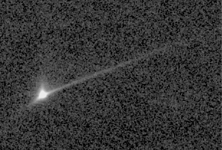Last night, <a href="/SARA_Obs/">SARA_Obs</a> Chile: Didymos/Dimorphos dust trails. 7x5m  tracked on asteroids, stars filtered. WNW trail extends to 165", projecting to ~8600 km. (0410-0500 UT 30 Sept., ~78 hours after impact, R band)