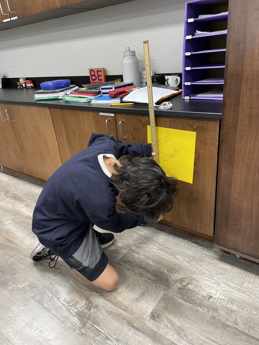mrs_vindigni's tweet photo. Metric Mania! Today students practiced using the metric system to measure diverse items, liquids, etc. https://t.co/qEknAgJJhr