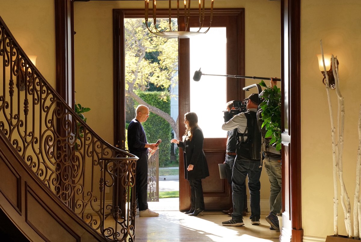 BXFilms's tweet image. This spring, we teamed up with @RachelTobac to film billionaire Jeffrey Katzenberg get hacked (with his consent of course). Watch the video, see the hack, and learn how easily your personal identity can get stolen. hubs.li/Q01nyMcK0