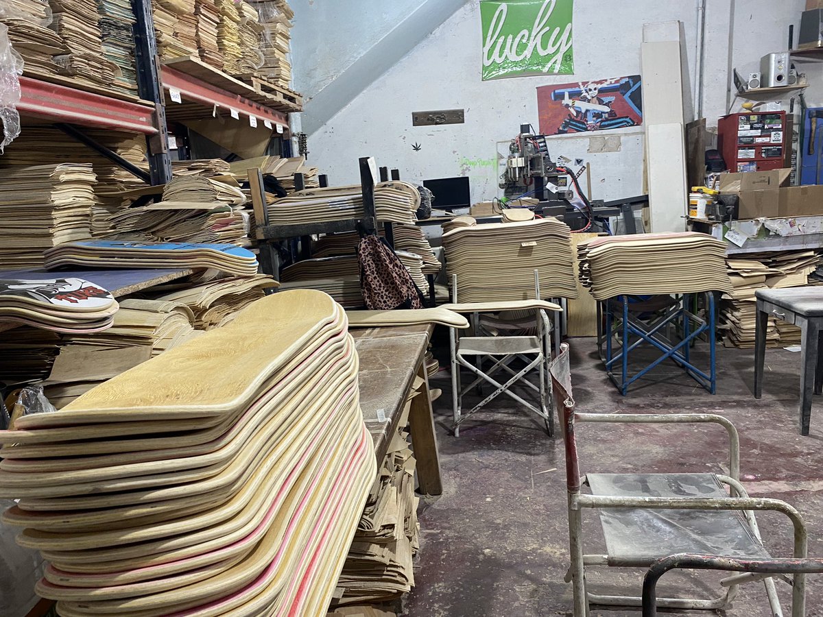 xana_rod's tweet photo. Junto a @SebasGalmarini visitamos la fábrica Whiro, que produce Skates para todo el país 😮🛹

Además conversamos e intercambiamos ideas junto a industriales de San Martín 🏭

¡Gracias Sebas por acompañarnos siempre! 🙌🏻 https://t.co/qESSDOHHGR