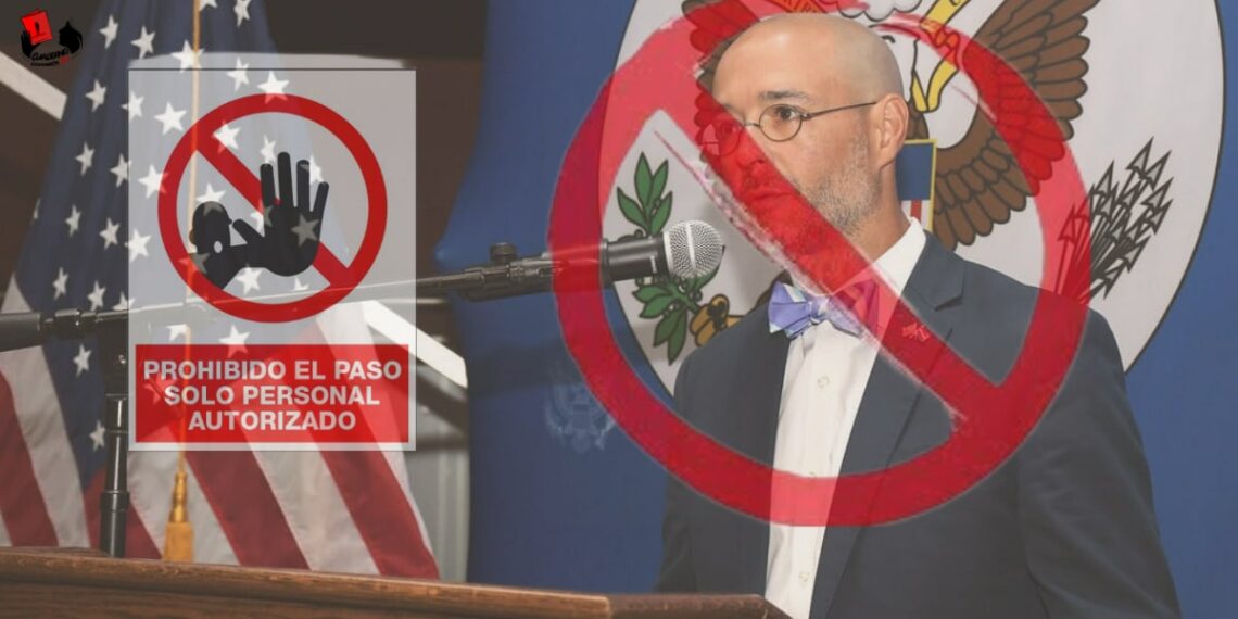 Nicaragua rechaza postulación de embajador injerencista... 

"El Gobierno de Nicaragua no lo acepta como embajador, como diplomático o como funcionario con esos discursos intervencionistas en o sobre nuestra #Nicaragua". (Compañera Rosario Murillo)

#PatriaBenditaYLibre