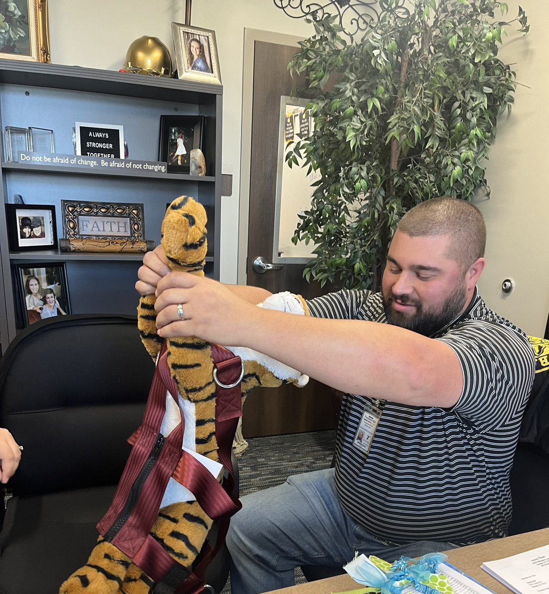 leslmeek's tweet photo. Thank you @TISDBuses for making the extra trip to fit Tigey for his safety vest. @TISDGOES appreciates your hard work to ensure a safe ride to and from school. #GOblazeatrail #teamtomball    @nmglenewinkel https://t.co/RWtB8S95Z4