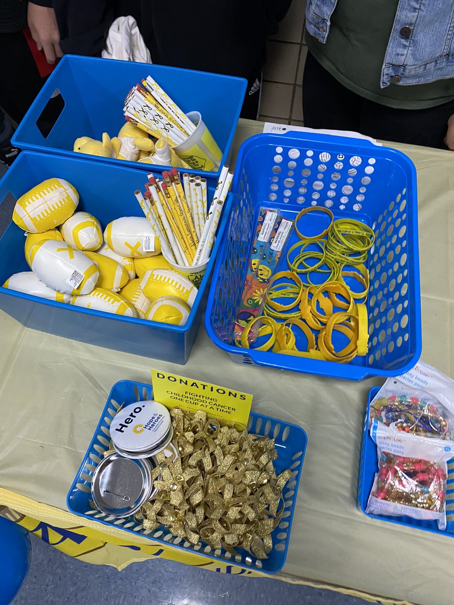 Today’s Social Media theme is “Smiling Staff and Students”! Easy to find as we fundraise for a great cause -Alex’s Lemonade Stand and wear gold/ yellow to bring awareness to childhood cancer. 🎗#2getherISbetter #2riseIS2liftothers <a href="/JillPassantino/">Jill Passantino</a> <a href="/DrMarionWilson/">Dr. Marion Wilson</a> <a href="/CChavezD31/">Christine Chavez</a>