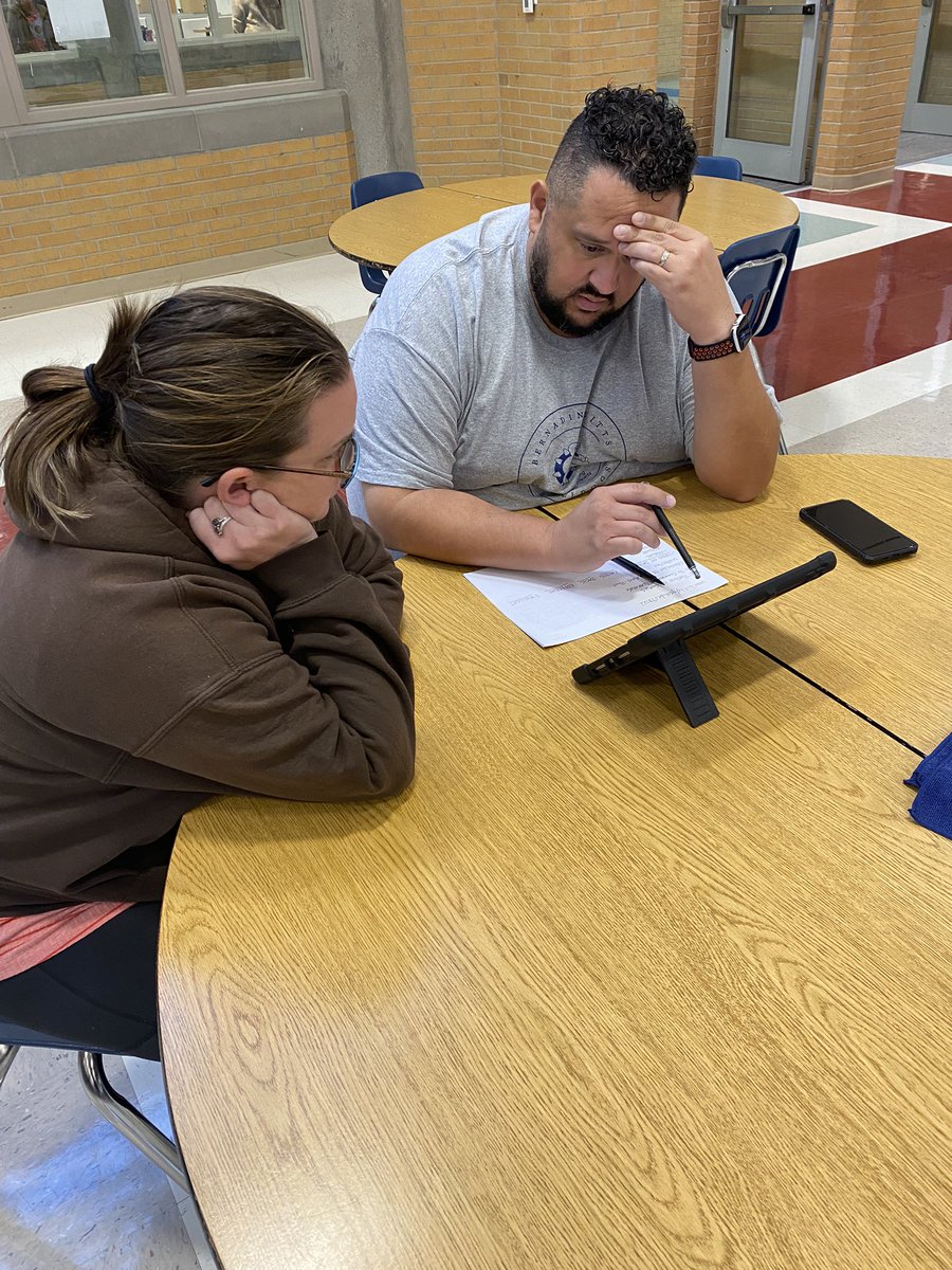 BSIC_BULLDOGS's tweet photo. Teachers collaborated about standards-based grading during our district in-service today! Great conversations and deep thinking about learning standards! @usd457 https://t.co/P9j0JthDRf