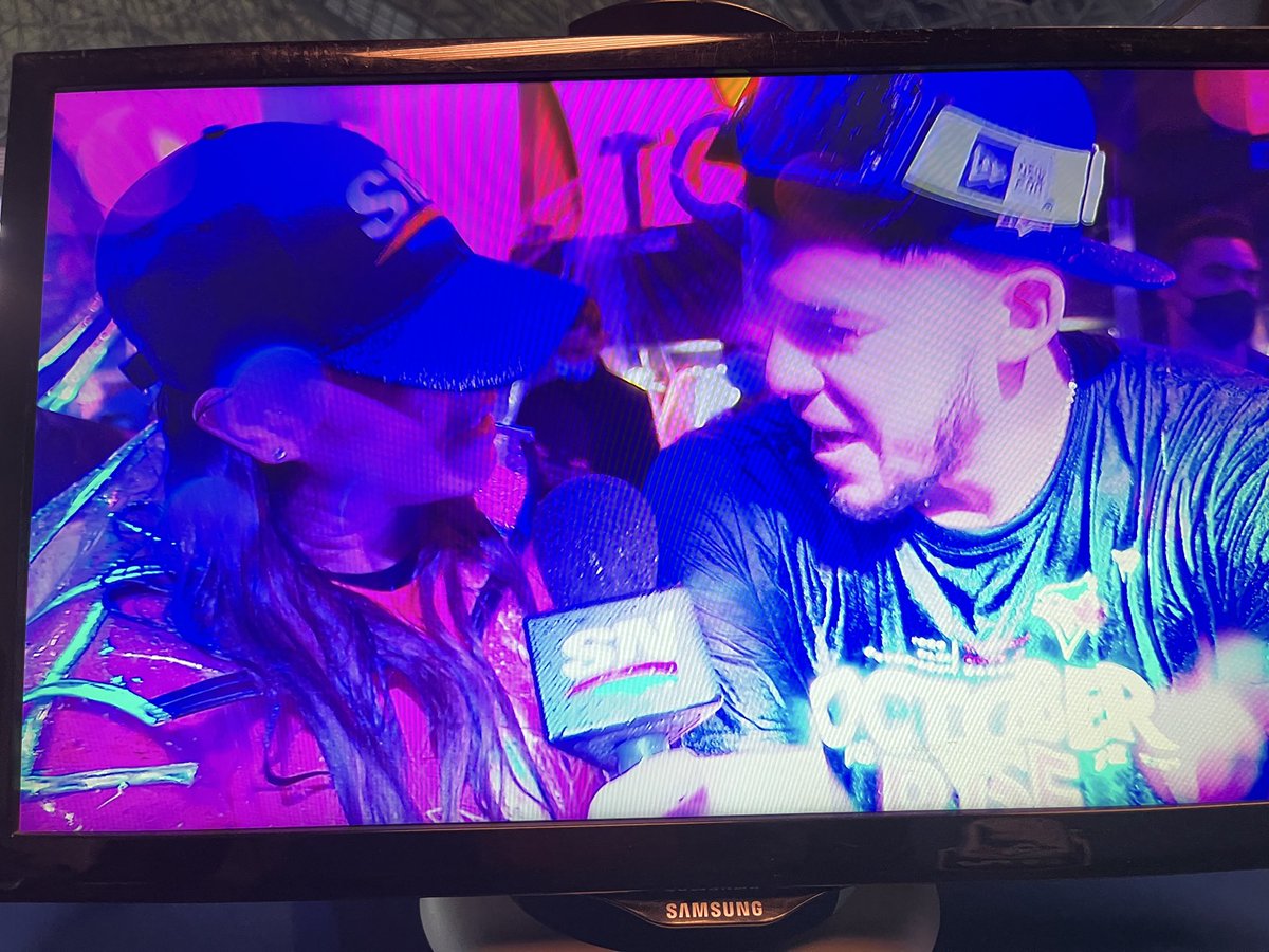 DannySpxp's tweet photo. We all know who the MVP is tonight.  #Hazel https://t.co/zM2icyXlZe