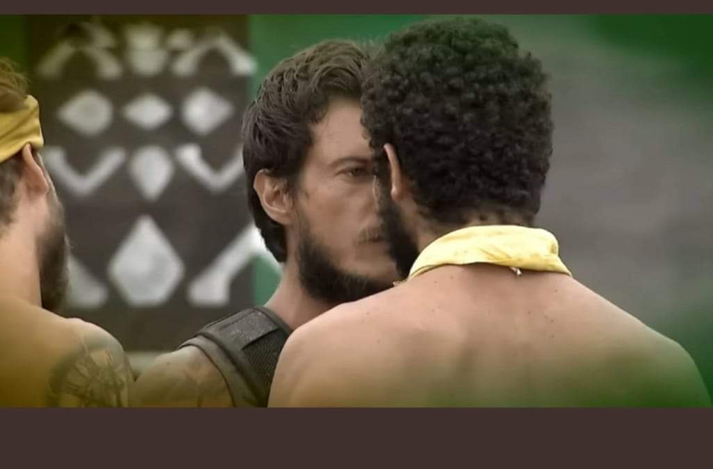 TegaKar's tweet photo. Los Julianos igual de ridículos y cobardes que su líder wannabe, aquí Yusef iba a trapear con él pero como siempre "Juli" se quedó en puro bla bla bla, por eso la estrategia para estar en la final con mediocres igual que él 🤣🤣🤣🤣🤣
#YusefCampeonLegitimo 
#YusefCampeónSurvivor https://t.co/WkC5b411oO
