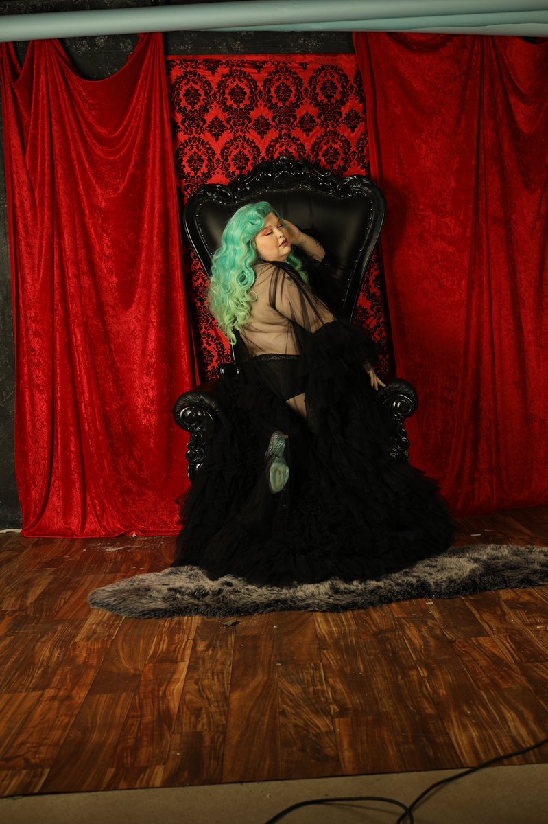 daniturnerr's tweet photo. 🕷Spooky Sexy🥰 https://t.co/8XB4Xcndbv