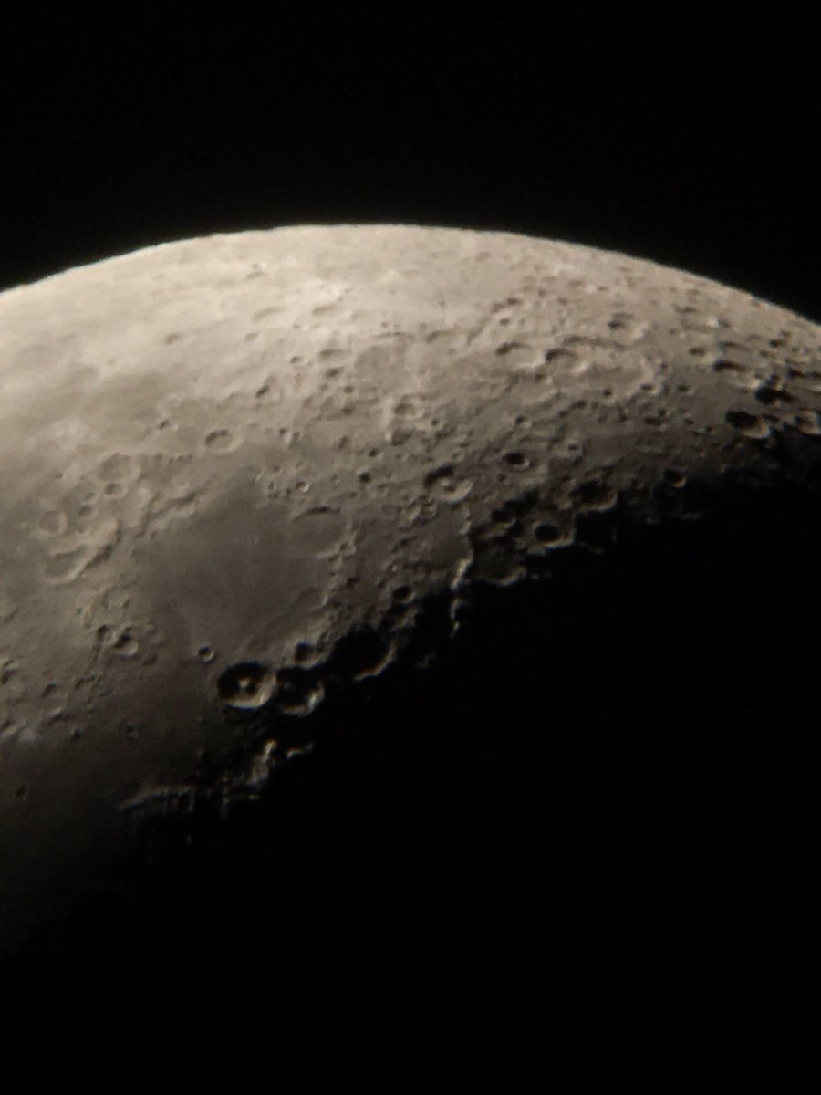 SAM_Minatitlan's tweet photo. Luna
30/09/2022
Telescopio Quasar 
Montura AZ 
D76mm 
F700mm 
Ocular 20mm 
Fotografía iPhone 6S+
Procesada en Lightroom 
#minatitlan #mapachapa #astrofotografia #luna #moon #astrominatitlan https://t.co/NuPuK2p0pL