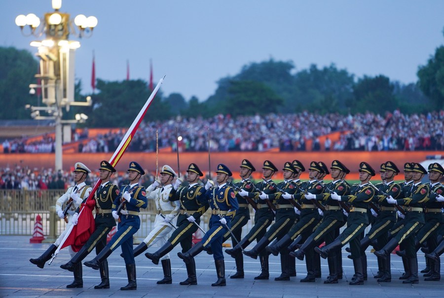 XHNews's tweet photo. A flag-raising ceremony to celebrate the 73rd anniversary of the founding of the People's Republic of China is held at the Tian'anmen Square in Beijing, capital of China. Click for more pics: https://t.co/vuO7CcTlx3 https://t.co/QYRrCZb4vU