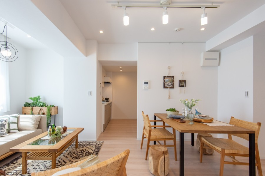 JpnRealtySTARTS's tweet photo. Corner 3BR room 5min walk to #Kinshicho station.
Price: JPY65.8M ≒ USD455K ≒ EUR464K
Structure: Steel-framed RCS
Built: Jun 1993
Size: 66.1m2 / 711.49ft2
#renovation #property #realestate #JRSobuLine #TokyoMetro #SumidaWard #Tokyo #Japan #sale https://t.co/TUbqLgXLg4