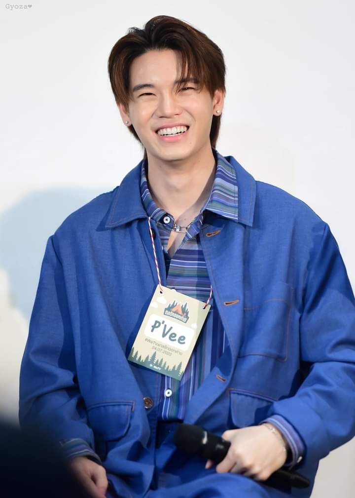 99jxz's tweet photo. สุขสันต์วันเกิด​นะ​หยิ่นๆ ขอให้​การงานรุ่งเรือง​มีความสุข​มาก​ๆ อยู่สร้างรอยยิ้มให้กับแฟนคลับ​ไปนานๆนะ รักษา​รอยยิ้ม​ของ​เธอ​ไว้นานๆนะ เธอเหมาะสม​กับ​รอยยิ้ม. #24thHBDYinAnanday https://t.co/9kZbkDcIbQ