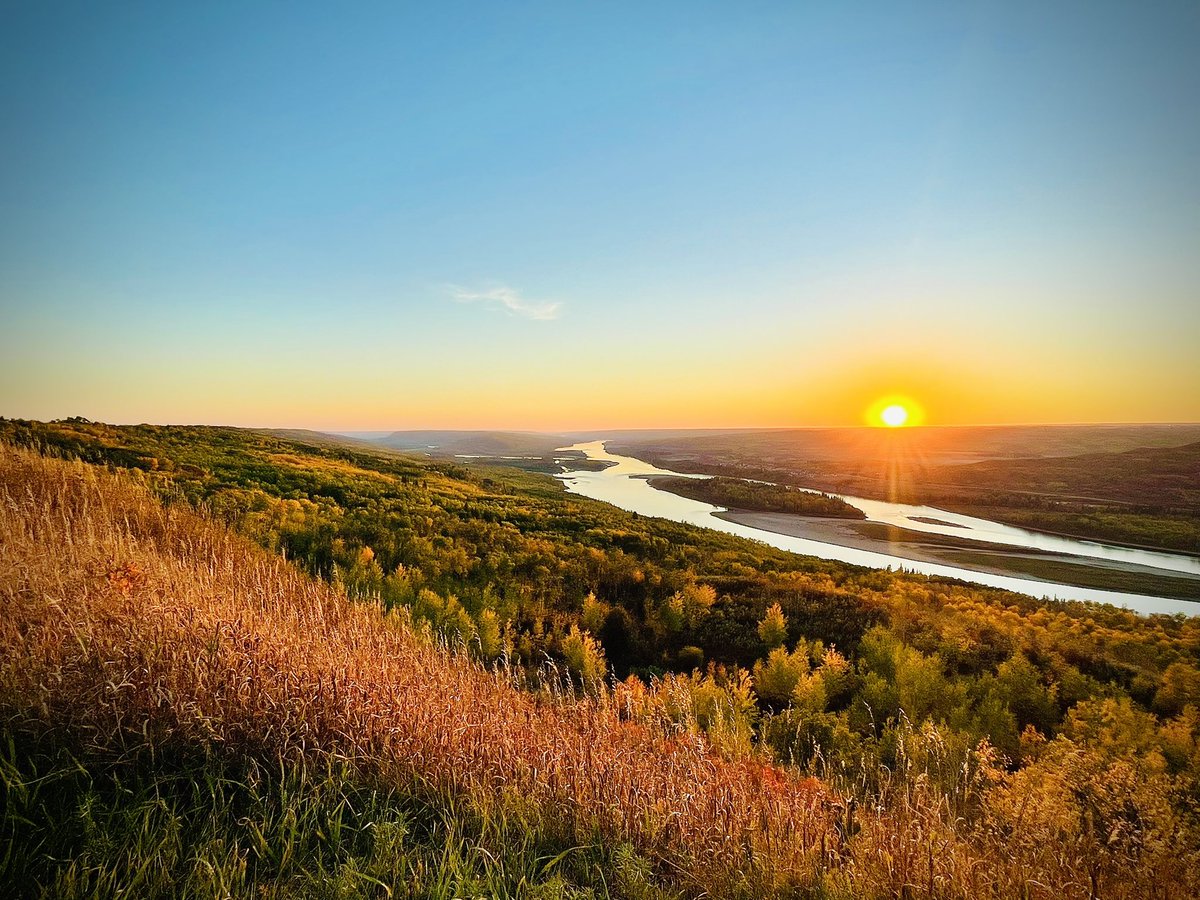 NailJayden's tweet photo. The Peace Country sure offers some breathtaking views. Great week up in Northern Alberta talking bout #LALFIXSTART. Now, back to introducing our amazing #Inoculant in southern Alberta next week after a recharge this weekend! #LALFIX #NewTechnology #AbAg #Farm365 #Harvest22 https://t.co/YFDgYOg7co