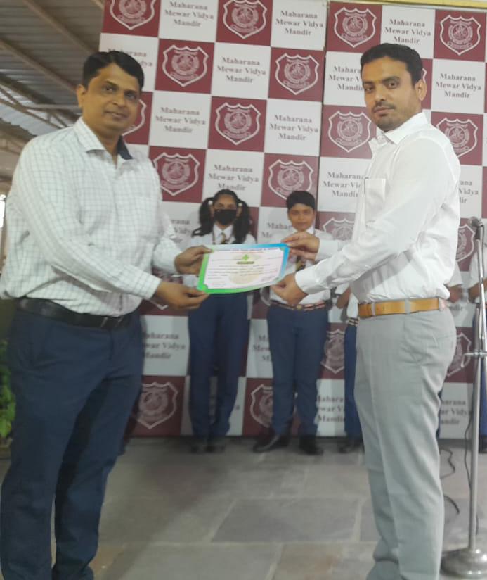 MMVMUdaipur's tweet photo. Congratulations to Mr. Sunil Paliwal, Mr. Jivan Kalet and Mr. Rajendra Damami for completing their Basic Course of Scout Master.
#scoutandguide #basiccourse #LearnSmart #mmvm #udaipur #rajasthan https://t.co/yUWbSvws0u