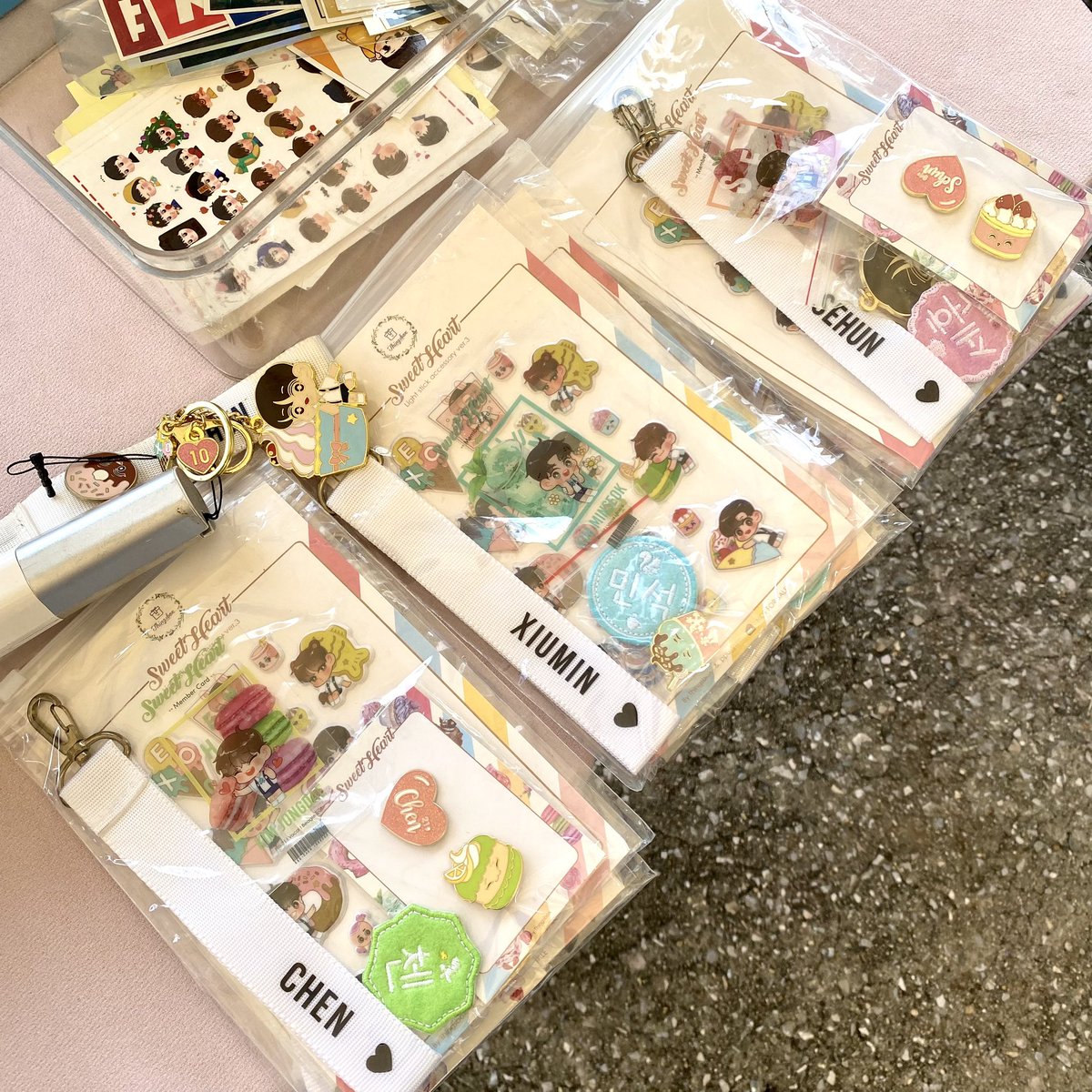 Thingsbox_'s tweet image. 📣 LET'S SHOPPING 🛍️
วันนี้มาขายของที่งาน #BESTOFBEST_BKK สินค้าราคาลดพิเศษทุกรายการค่ะ💖
🫶🏻 รับคนละครึ่งค่ะ

I'm at the market opposite the concert hall with a little stock. All stuff SPECIAL PRICE❤️‍🔥 
#ตลาดนัดexo