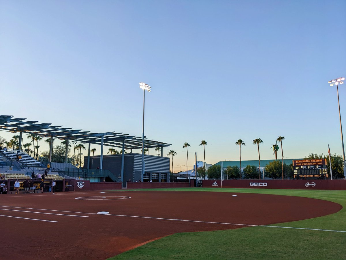 ASU_gcs's tweet image. Beautiful night for some fall ball softball #ClubFarrington