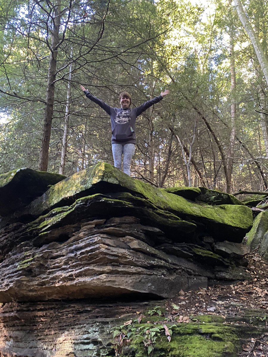 lessofme330's tweet photo. Highlights from #CVNP and a side trip to Edgewater Beach on Lake Erie for sunset. #sisterweekend 1/3 https://t.co/jeCBlQ7EAE