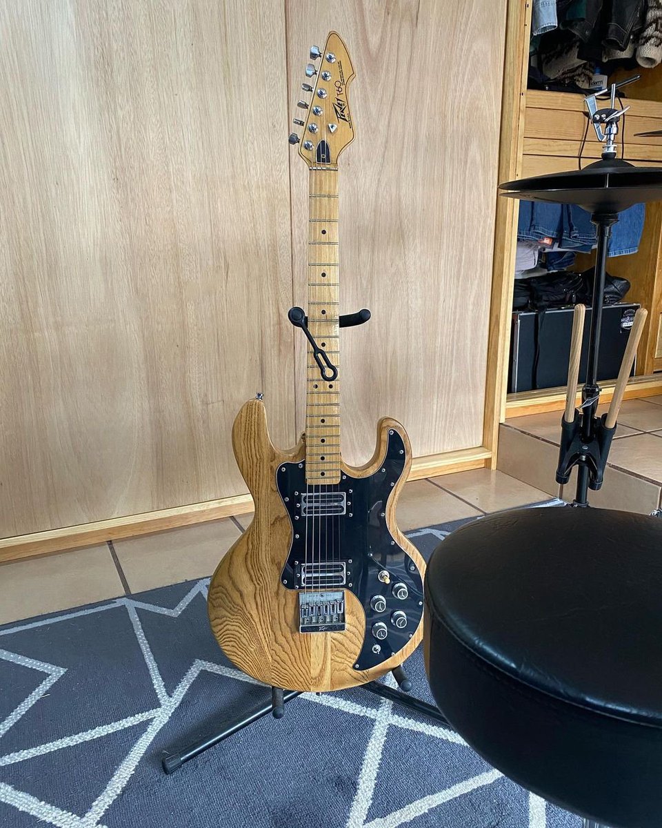 Peavey's tweet photo. Thanks to everyone who shared shots of your #Peavey gear for Fan Friday! Visit https://t.co/T0a7wYT6UG to see them all! https://t.co/oFFQMCvXIY