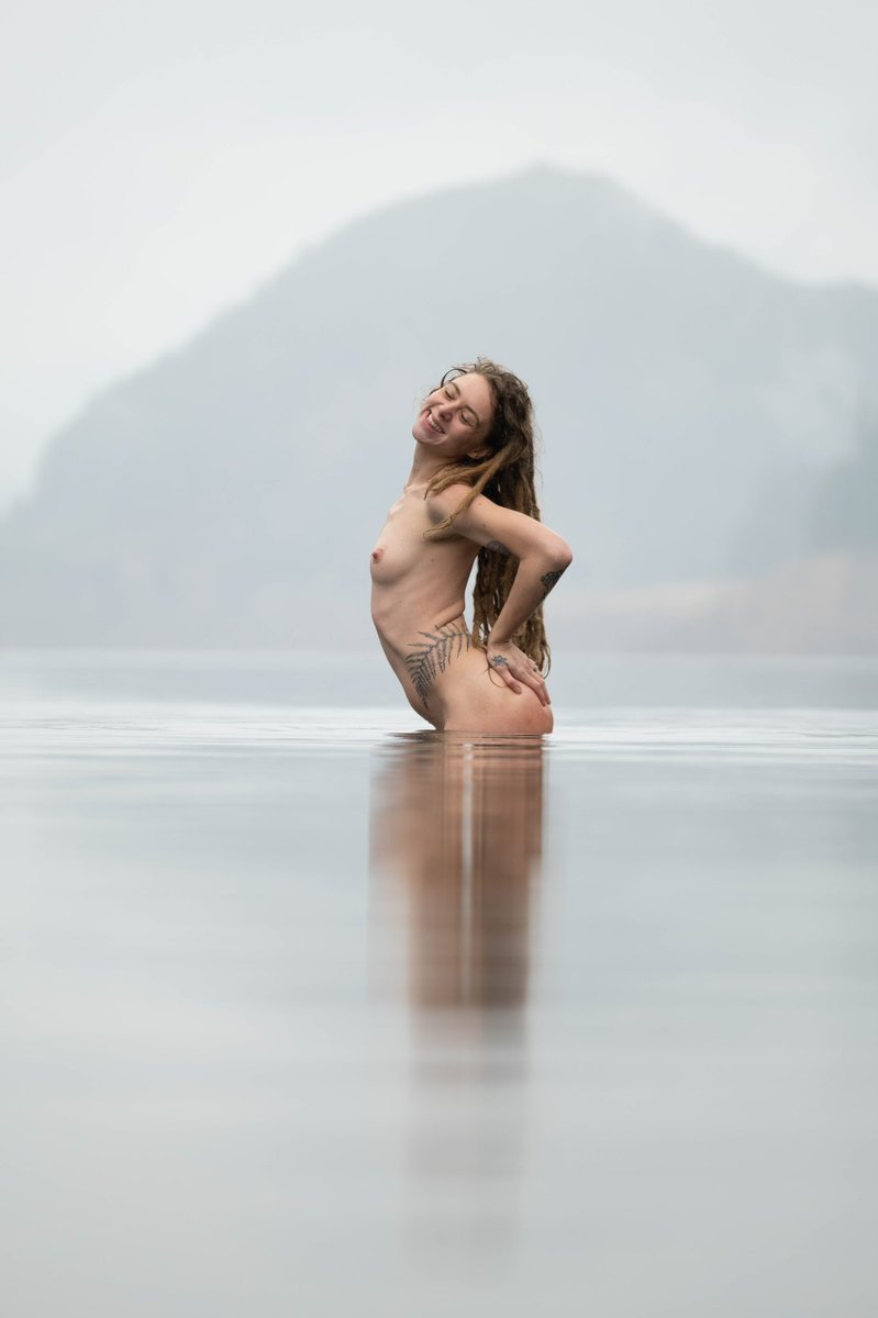 eyesandangles's tweet photo. Creating with you is fun as fuck @wildingarts • #nudistworld #nudist #nude #normalizenudity https://t.co/vzZLVfZsDz