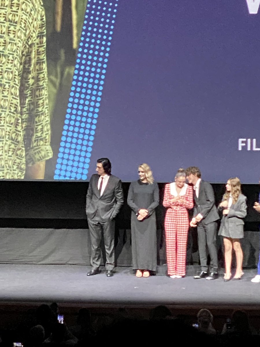 adamjojidriver's tweet photo. shoutout to the nice people who told me where he’d exit and enter 🥹 #nyff60 #adamdriver https://t.co/oVtKFLesSm