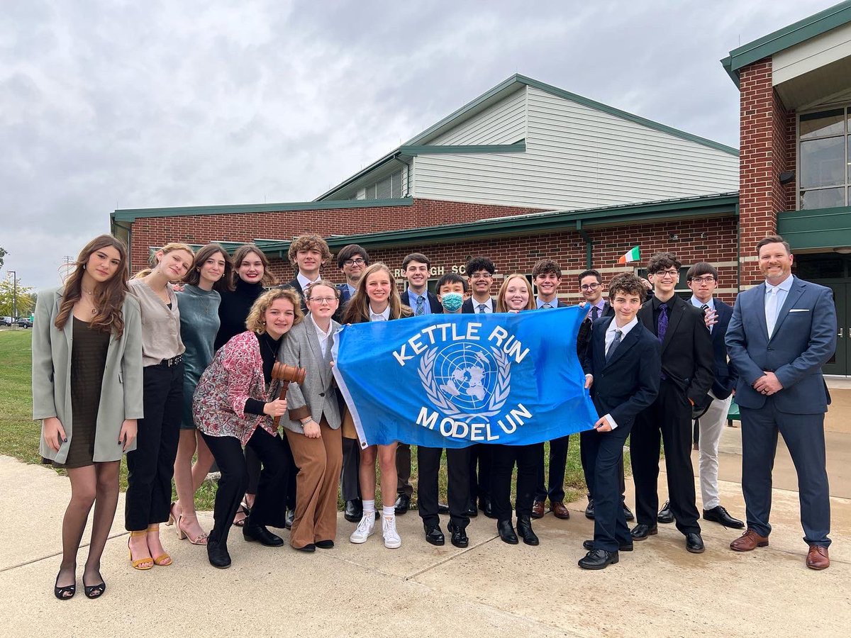 KettleRunMUN's tweet photo. @KettleRunMUN is Taking The #KettleMUNFUN to @McModelUN #McMUNCVIII #ModelUN Conference this Weekend @mcleanhigh to Apply Their Skills in #GlobalLiteracy & #Diplomacy @KettleRunNews Stay Tuned for Updates & Our Meet The Delegates Segments! #MUNisLife @FCPS1News @UN @StateDept https://t.co/qDzCIDU6AQ