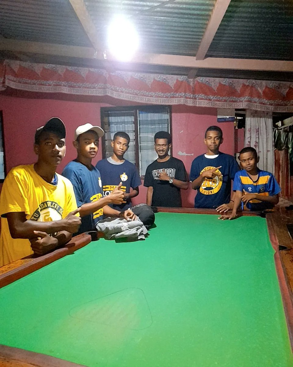 aintyocuppatea's tweet photo. My sons and nephews were too excited to sleep last night, they stayed awake till their pick up at 4am 🤦🏽♀️. They all went to support their brother play for the RKS U14, also secured a spot in the FInals next week....wohooo
#RKSU14 #TeamLodo #DeansFinal #ProudMumAndAunt 🔵🟡 https://t.co/93VniIeMey