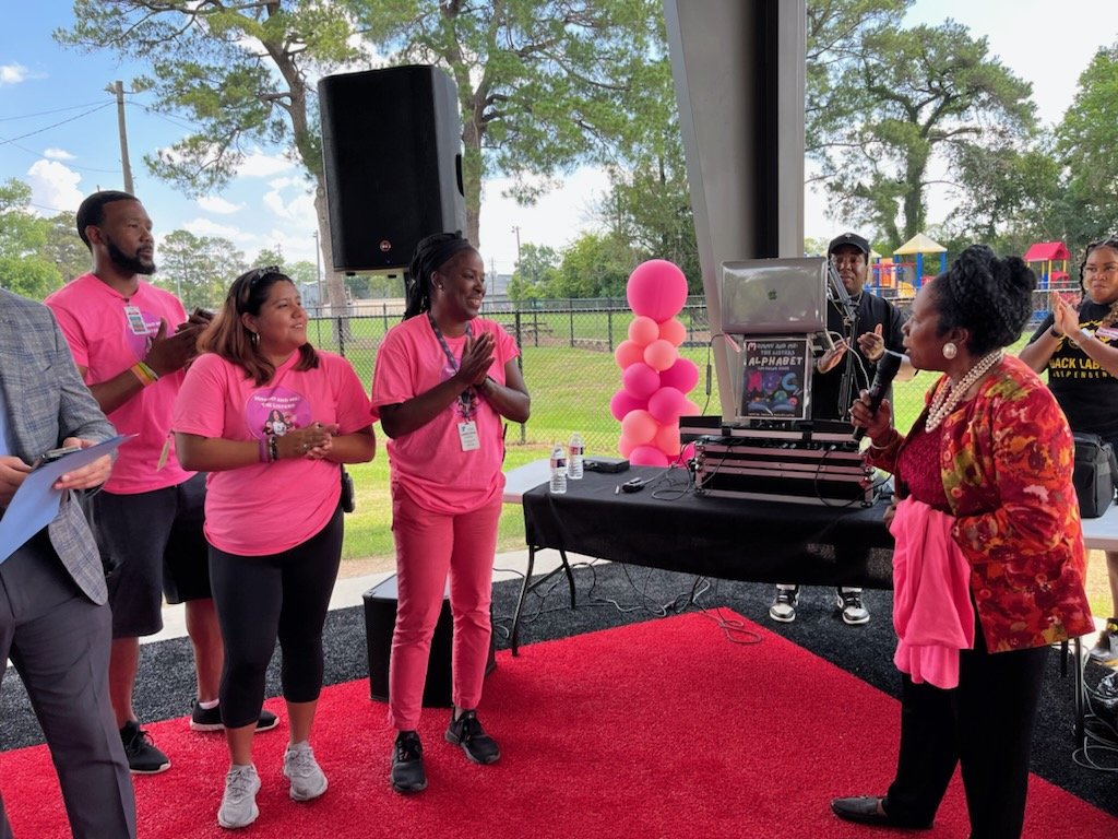 Thank you to <a href="/JacksonLeeTX18/">Sheila Jackson Lee</a> for your inspirational remarks encouraging our  girls to explore  #WomenInSTEM in educational pathways. The debut STEM Carnival was hosted <a href="/YMCAHouston/">YMCA Greater Houston</a>  in partnership with @FosterY @MommyandMe:TheListers   #YAdvocate #girls  #STEM #acreshomes