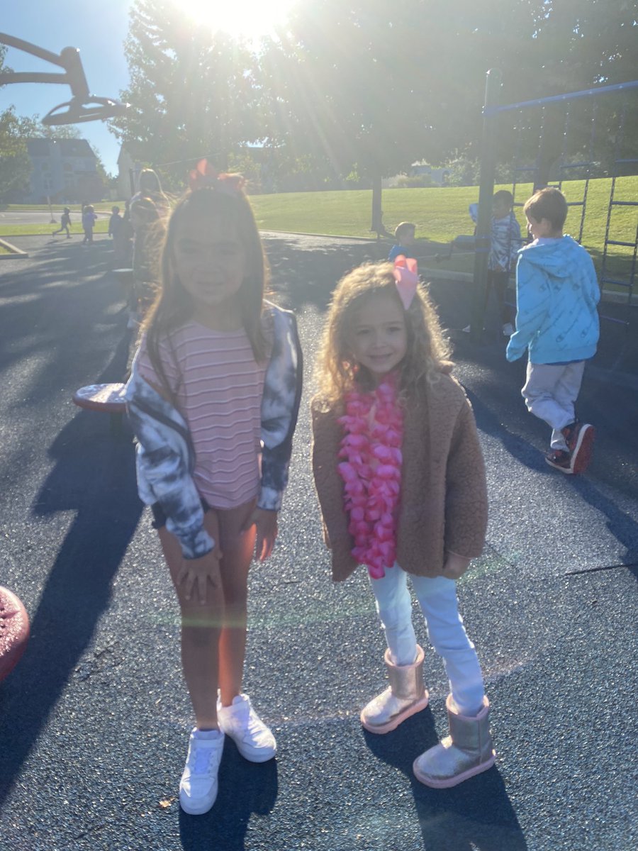 MrsPaulson2's tweet photo. We had so much fun meeting our kindergarten buddies today! https://t.co/2RsCDX0Oi0