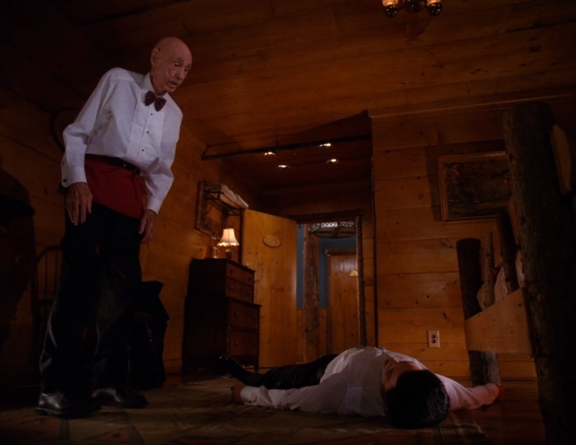 choppingwoodpod's tweet photo. On this day in 1990 in Twin Peaks https://t.co/qj3R1JFMxc
