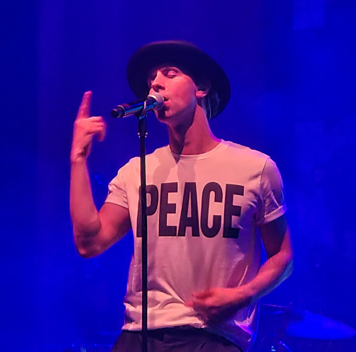 mandimandimoo's tweet photo. Fabulous night at @O2InstituteBham watching @maximopark on the first night of the #Singular tour.  Incredible as always 😊 https://t.co/U9eViNPJZh