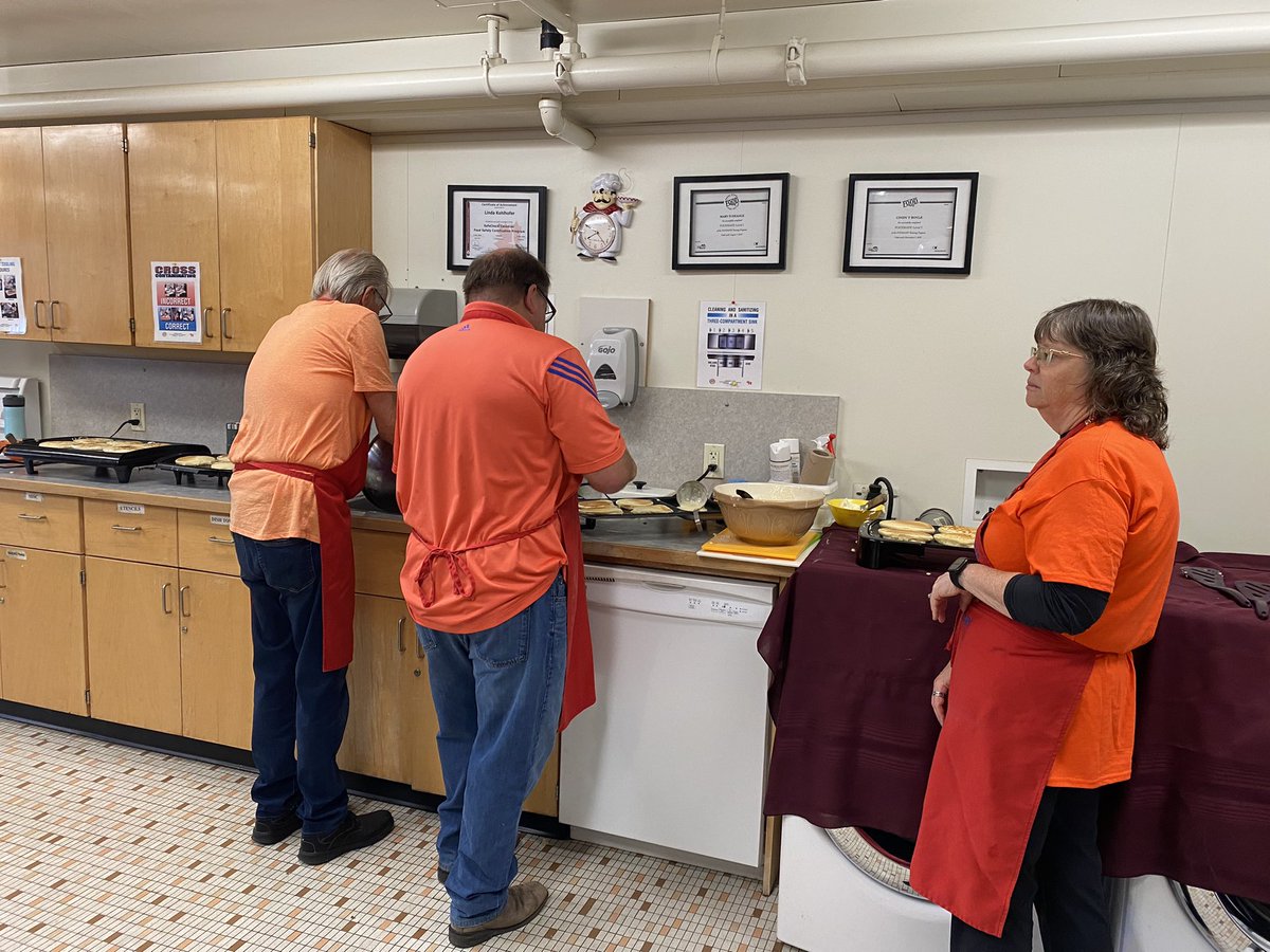 Started the day yesterday at Cedar watching staff and Rotary prepare a breakfast to bring community together. <a href="/CRSD72/">School District 72</a>