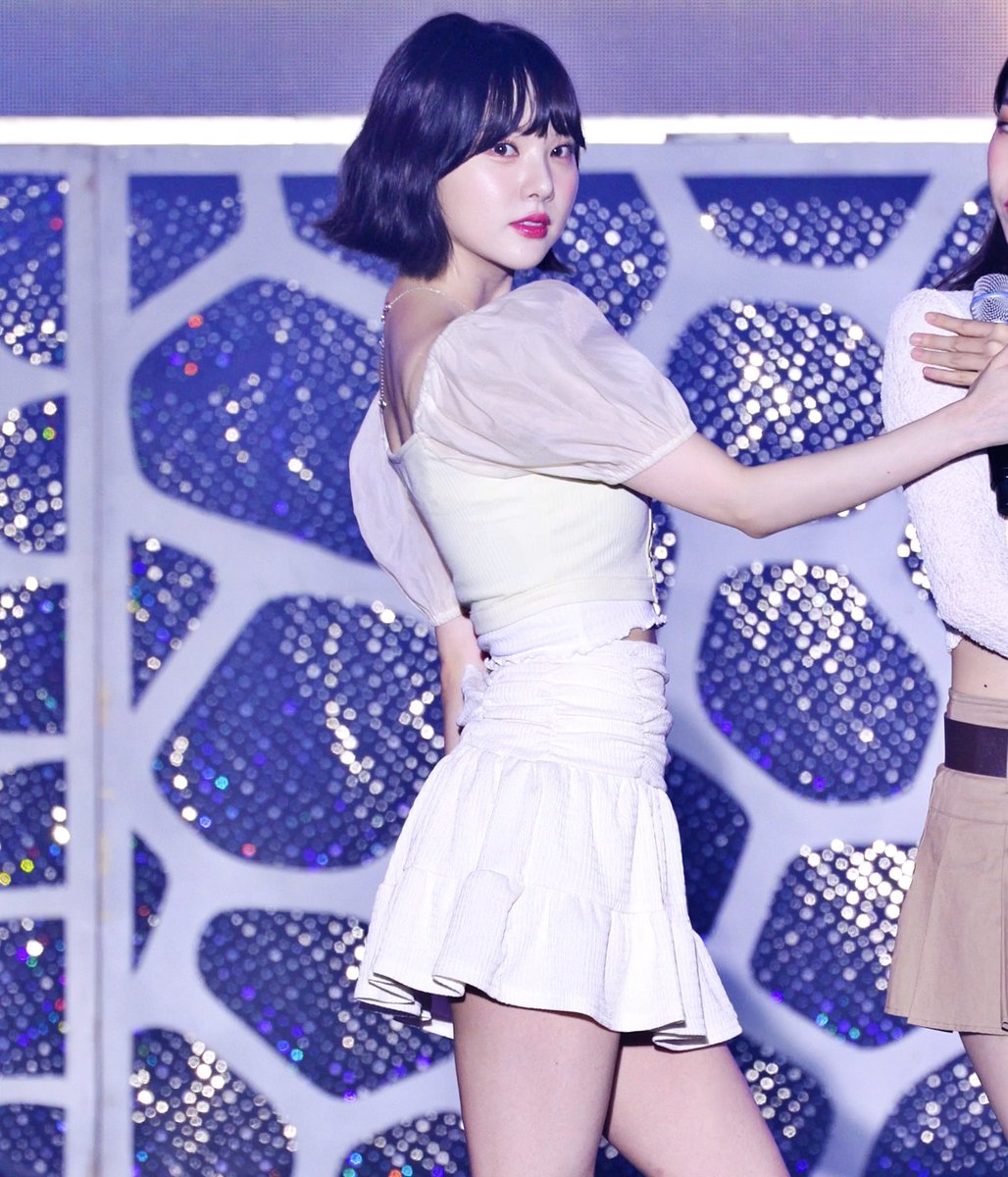 cambyecu's tweet photo. 비비지 (VIVIZ) 은하 (Eunha) BOP BOP!
220930 거제시민의날 직캠

https://t.co/u2hrNsfXkc https://t.co/pa6x7rQdBx
