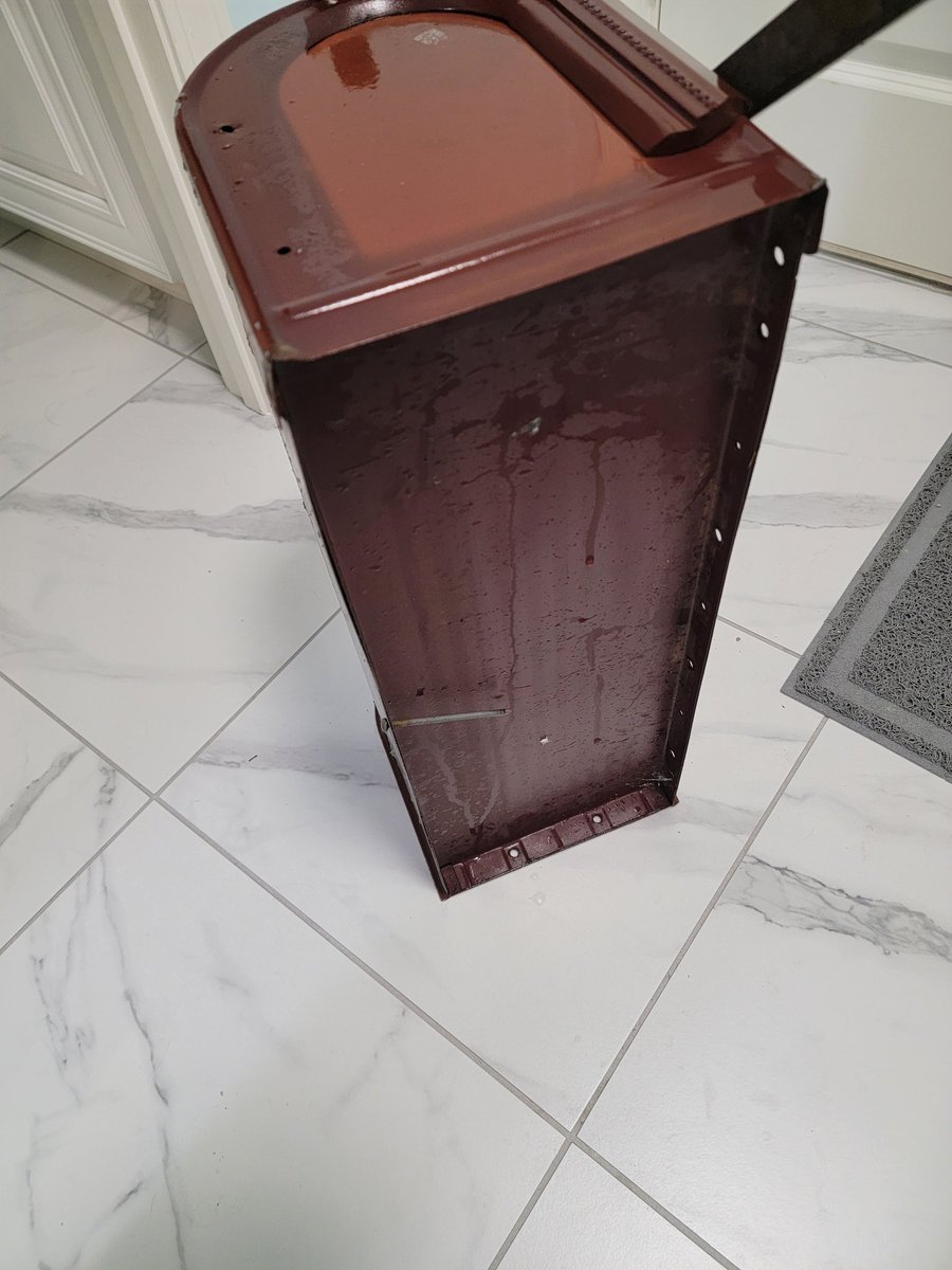 Elybrookes's tweet photo. Ian done took my mailbox! It's honestly not been that bad here. Just some gusty winds occasionally and rain. But we did have smol casualty. #RIPMailbox https://t.co/uf78cMYJIV