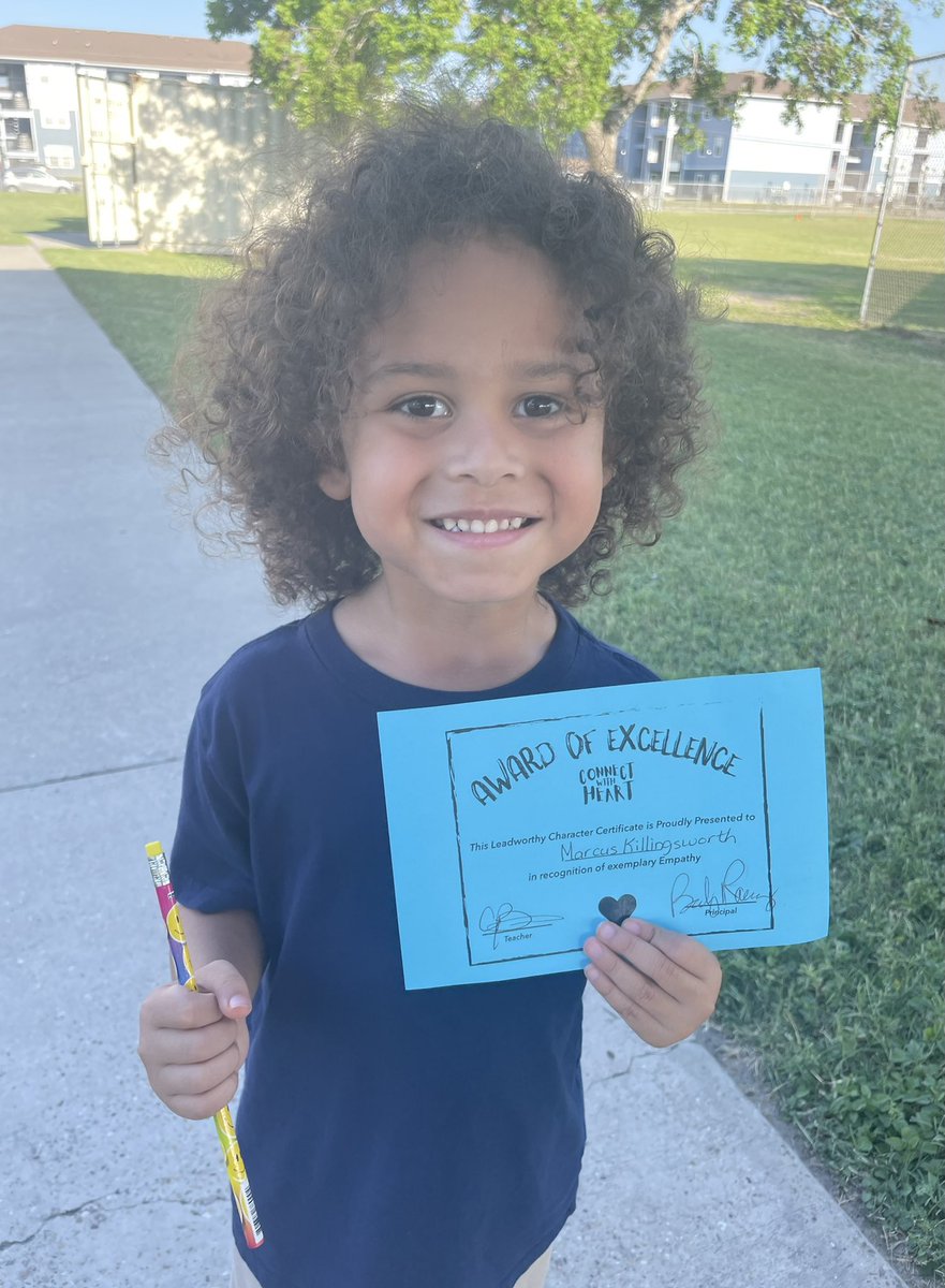 WeldonSmithRR's tweet photo. Congratulations to our @CCISD Roadrunners for receiving the CKH Award of Excellence this week! Thank you for showing EMPATHY to others! #PositiveFriday 👏❤️ https://t.co/QDRjK9L1m9