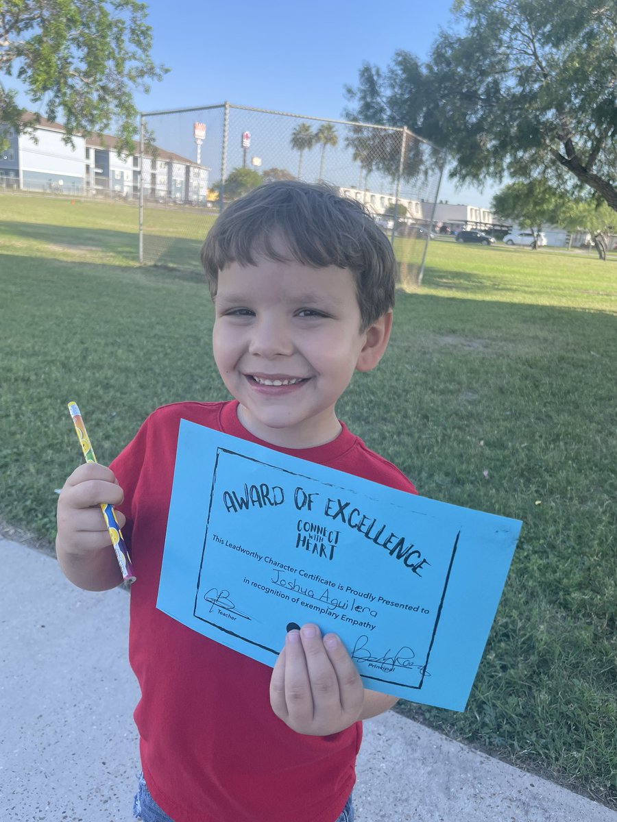 WeldonSmithRR's tweet photo. Congratulations to our @CCISD Roadrunners for receiving the CKH Award of Excellence this week! Thank you for showing EMPATHY to others! #PositiveFriday 👏❤️ https://t.co/QDRjK9L1m9