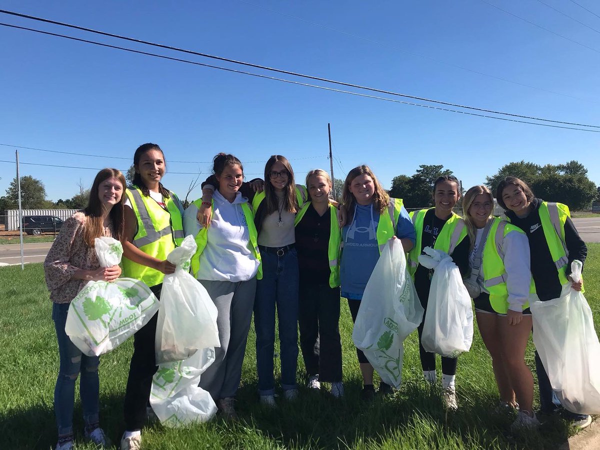 MTackmann's tweet photo. So proud of my NHS students and our fall athletic teams who did the Adopt a Highway on Thursday. https://t.co/rA82H1Y6Vb