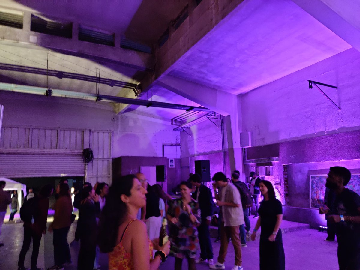 Neuro_CF's tweet photo. 2/2 Party is in full swing! 🥳
Join us now @ChampalimaudF warehouse and #dance to the sound of our #scientists' DJ set!
#raise4future #NEI #NEI2022 #ERN #ERN2022 @NativeScientis1 @IMMolecular https://t.co/PGAJCr6Uqv