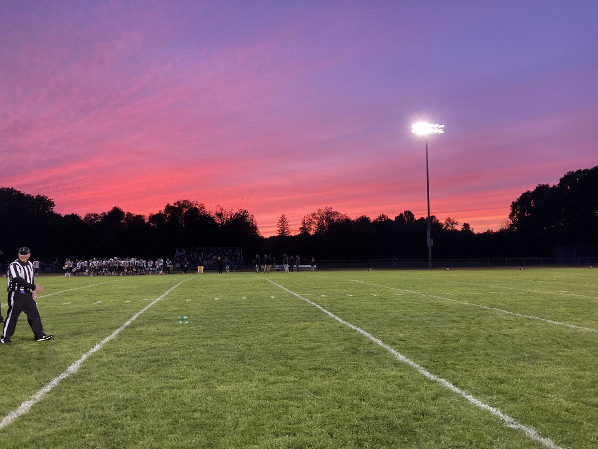 ByPeteTobey's tweet photo. Sunset over Greenwich  #518football https://t.co/E2amB9qh2t