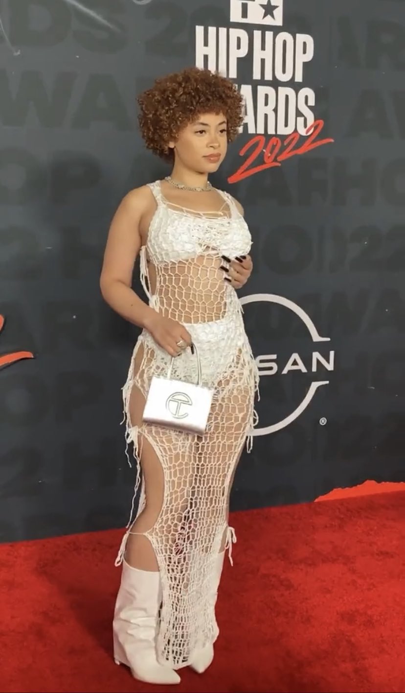 IceSpicePics) / Twitter