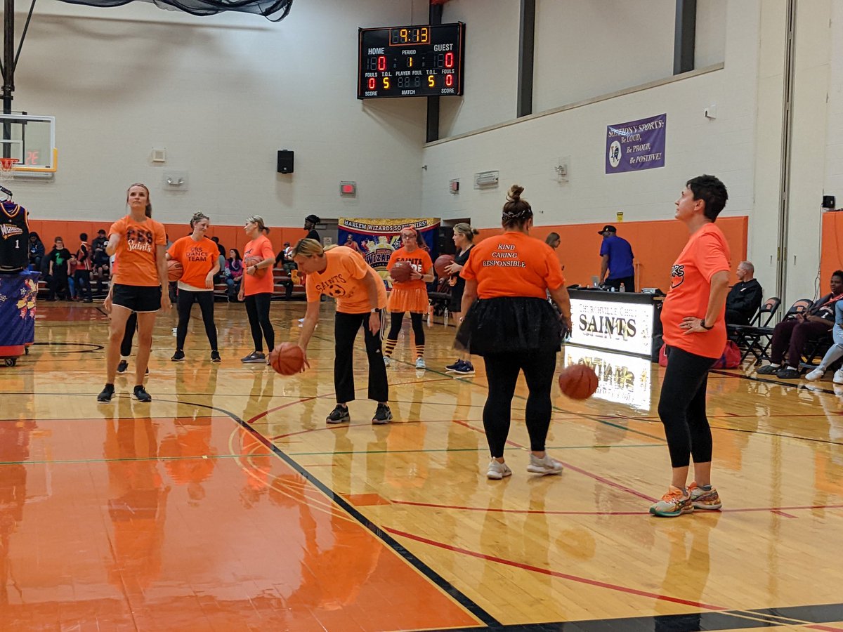 CCCSDtweets's tweet photo. Sold out crowd for the @HarlemWizards vs #CCCSD HoopStars!! https://t.co/mUw6cP8UgK