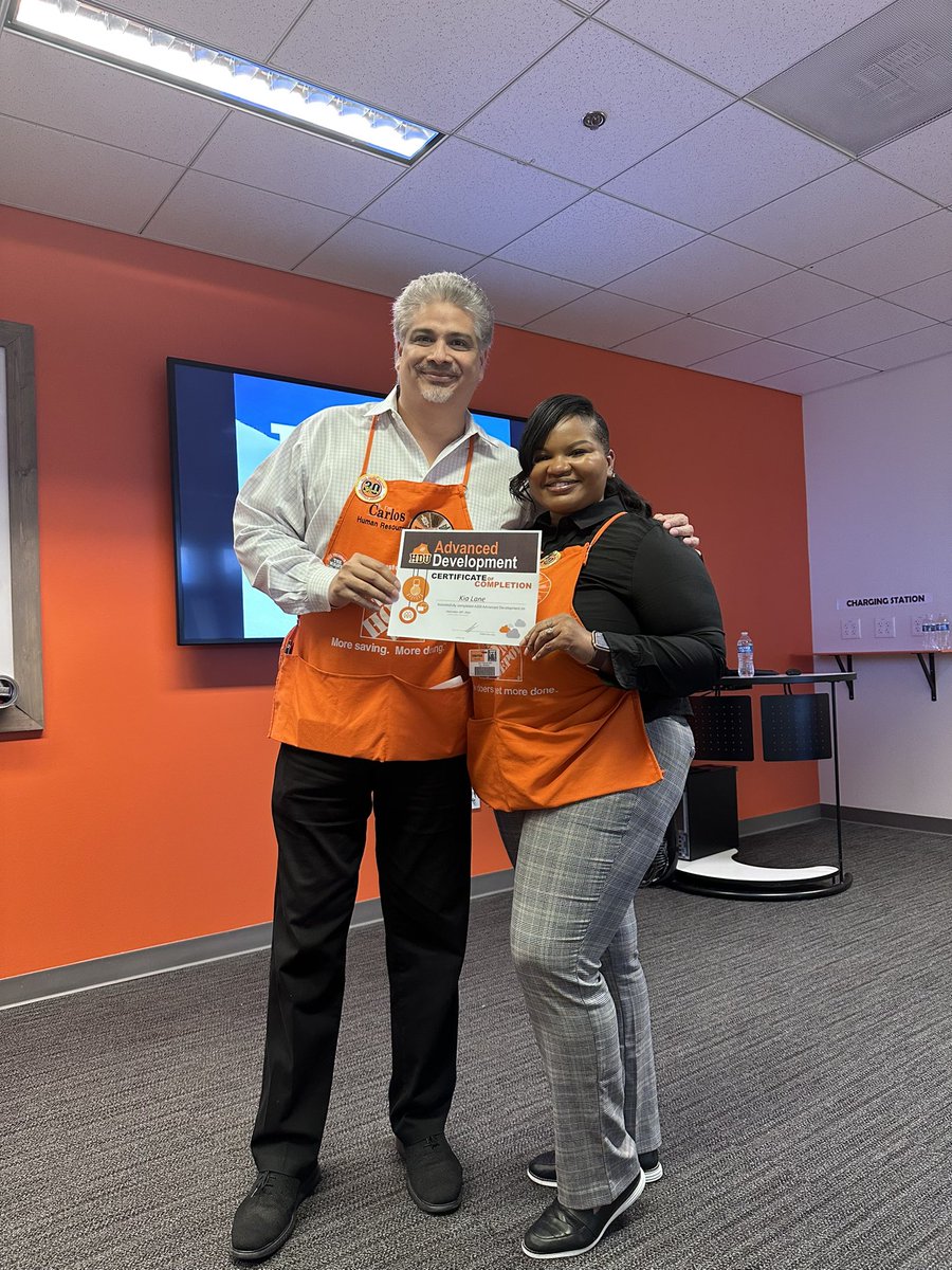 kiaLaneHD's tweet photo. What an amazing week of learning, with some inspirational leaders. Every ASM in this group is next level. Extremely excited for the future and the development of our next leaders!!! #AsmAdvanceFundamental #Peersforlife #BuildingNetwork https://t.co/Llgm9UgWGn