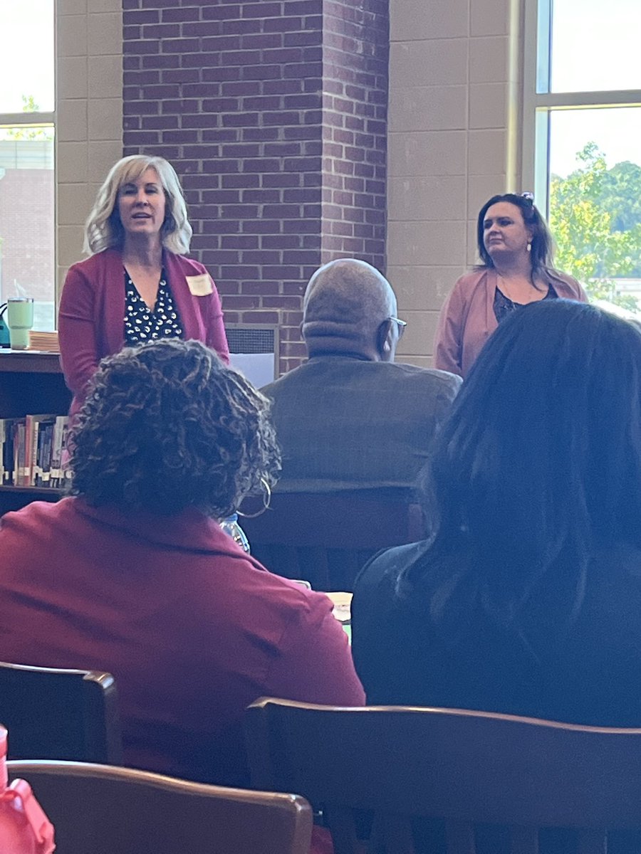 dashannikia's tweet photo. My PD today was very refreshing! I’m excited to attend the next session of Strong Leader, Strong Reader.  @goistigers @fcschoolsystem https://t.co/kDHt2KHsGd