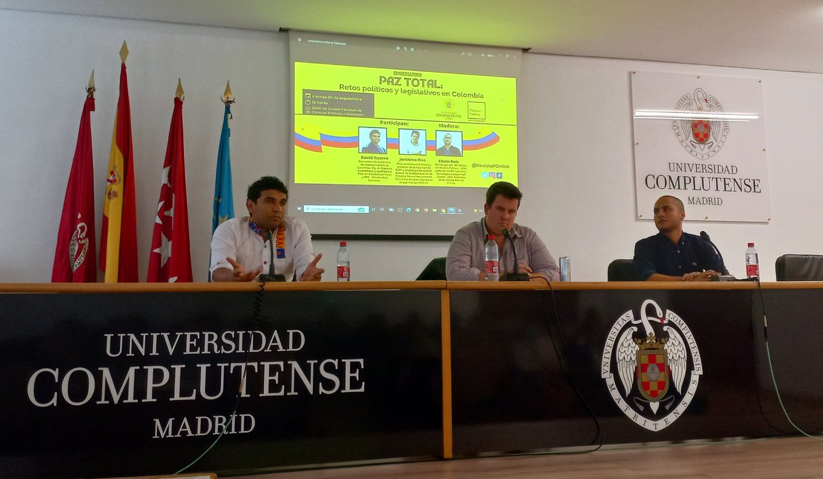 Ac_estruch's tweet photo. Como no podía ser diferente con invitados de la talla de @Jeronimo_Rios_ y @DavidRacero, la conferencia e intercambio de hoy en la @CCPPySOCUCM gracias a la @RevistaPCritica fue excelente. Un espacio donde Colombia estuvo muy presente https://t.co/BlzaulWGUY