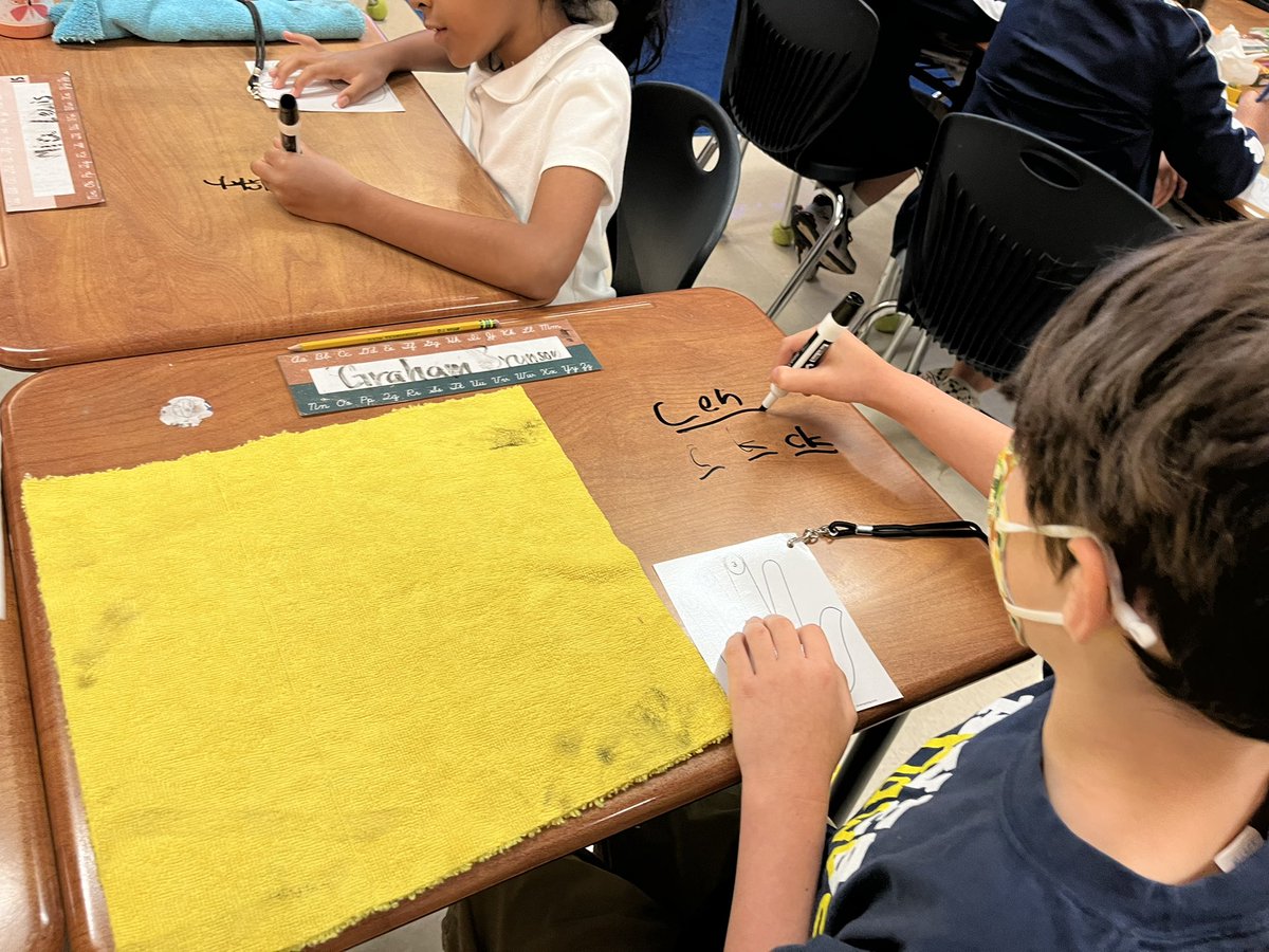 Multisensory strategies during phonics instruction 💡 <a href="/DawesPrincipal/">Dawes Intermediate</a> <a href="/Reneembl/">Renee McManus</a> <a href="/LiteracyKingARI/">Sara King</a> #learningleading #beEXTRAordinary