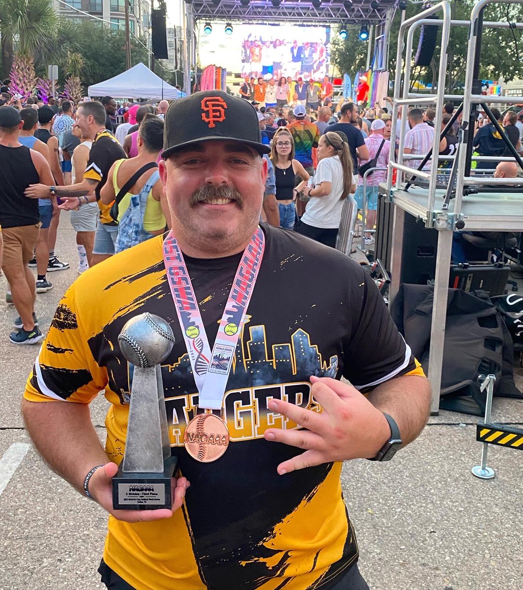 it’s me. hi 👋🏻 tweet media