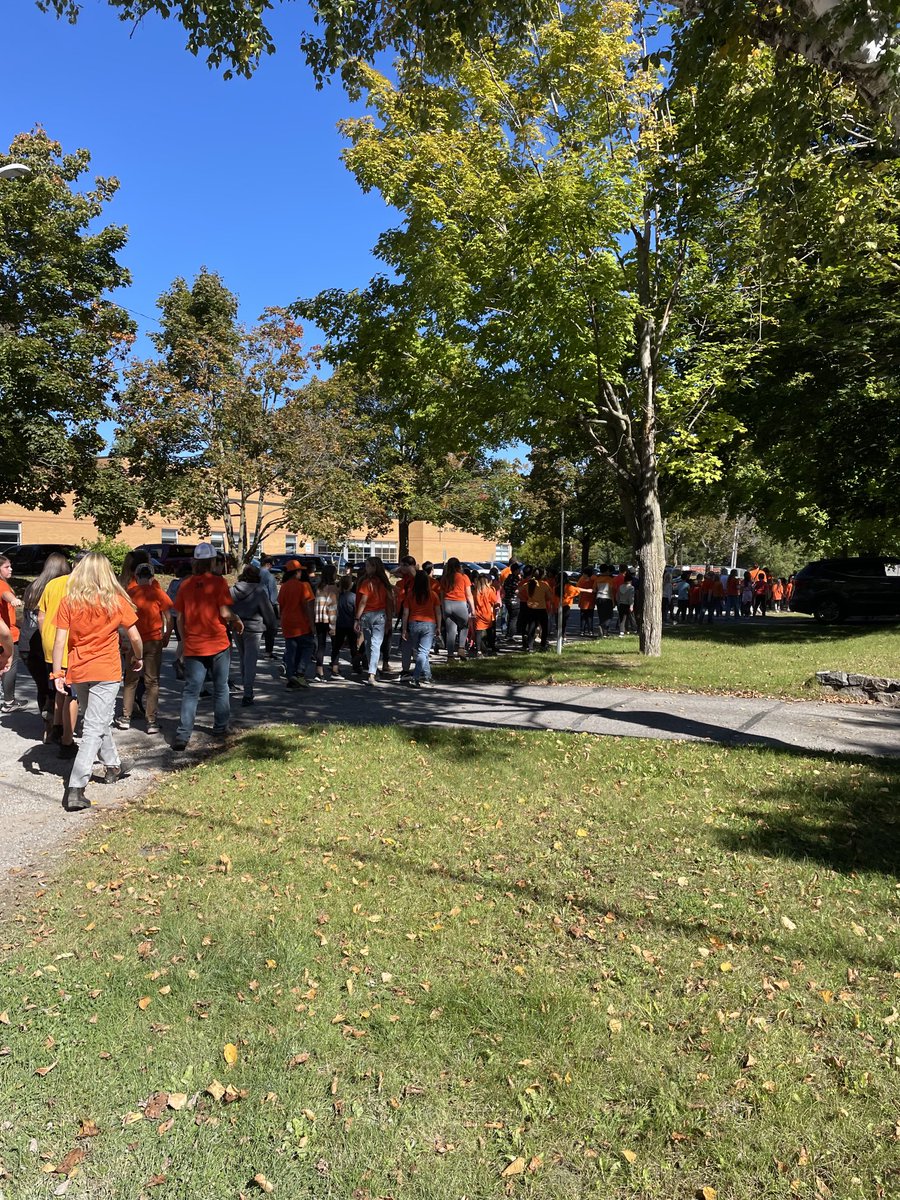 GemmitiFolz's tweet photo. We hung hearts to show hope and love! We had prayer and went on a school walk to acknowledge the land and ways we see the seeds of hope all around us. @StPaul_LKFD #everychildmatters #pvnccommunity https://t.co/ixBSV9Fmjz