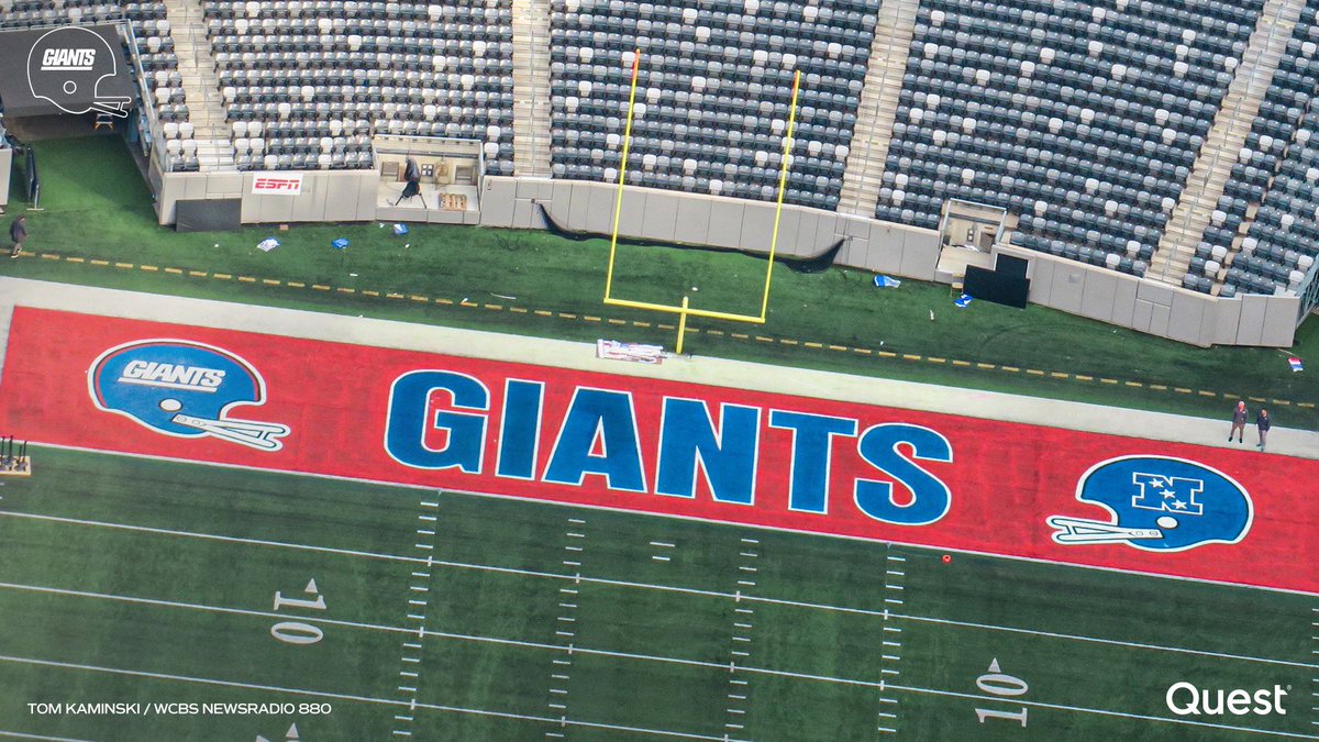 Giants's tweet photo. Stage is set for Legacy Game 👀 https://t.co/w35MIWfPnx
